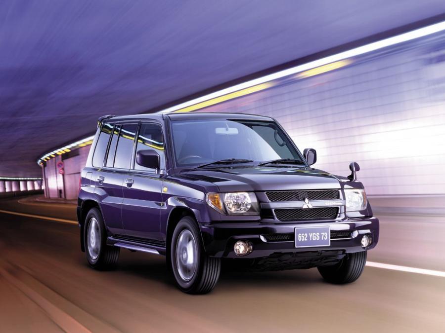  Mitsubishi Pajero iO 5-Door 2000 года  (фото 3 из 4)